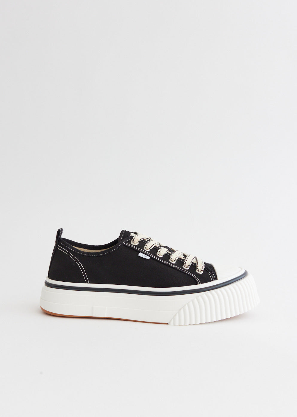 Low Top Ami Sneakers