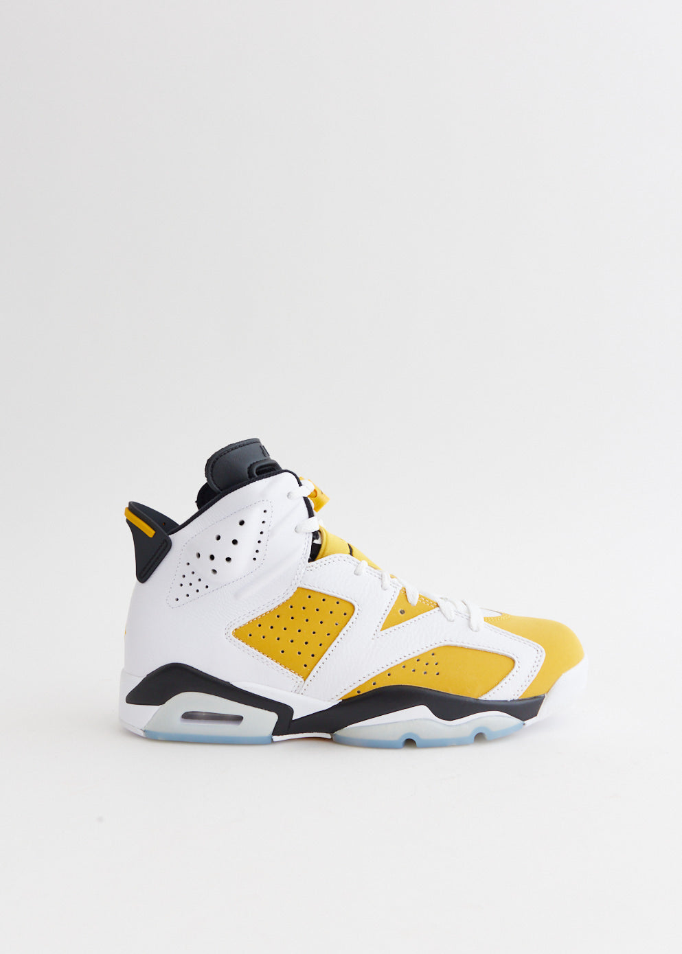 Nike -  Air Jordan 6 Retro 'Yellow Ochre' Sneakers - Sneaker