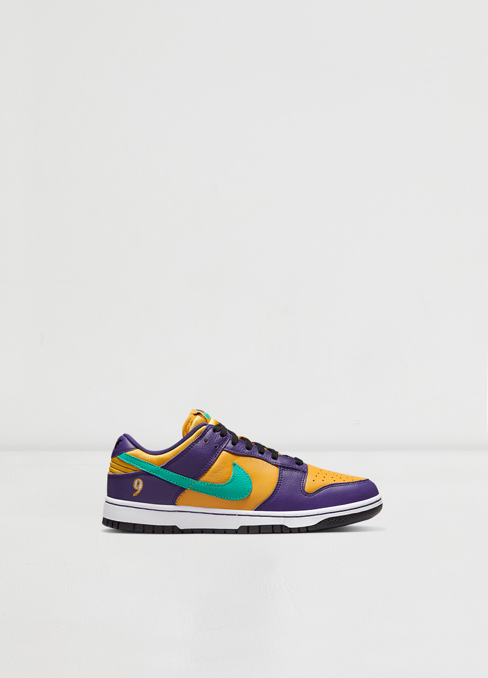 Nike Dunk Low 'Lisa Leslie' Sneakers