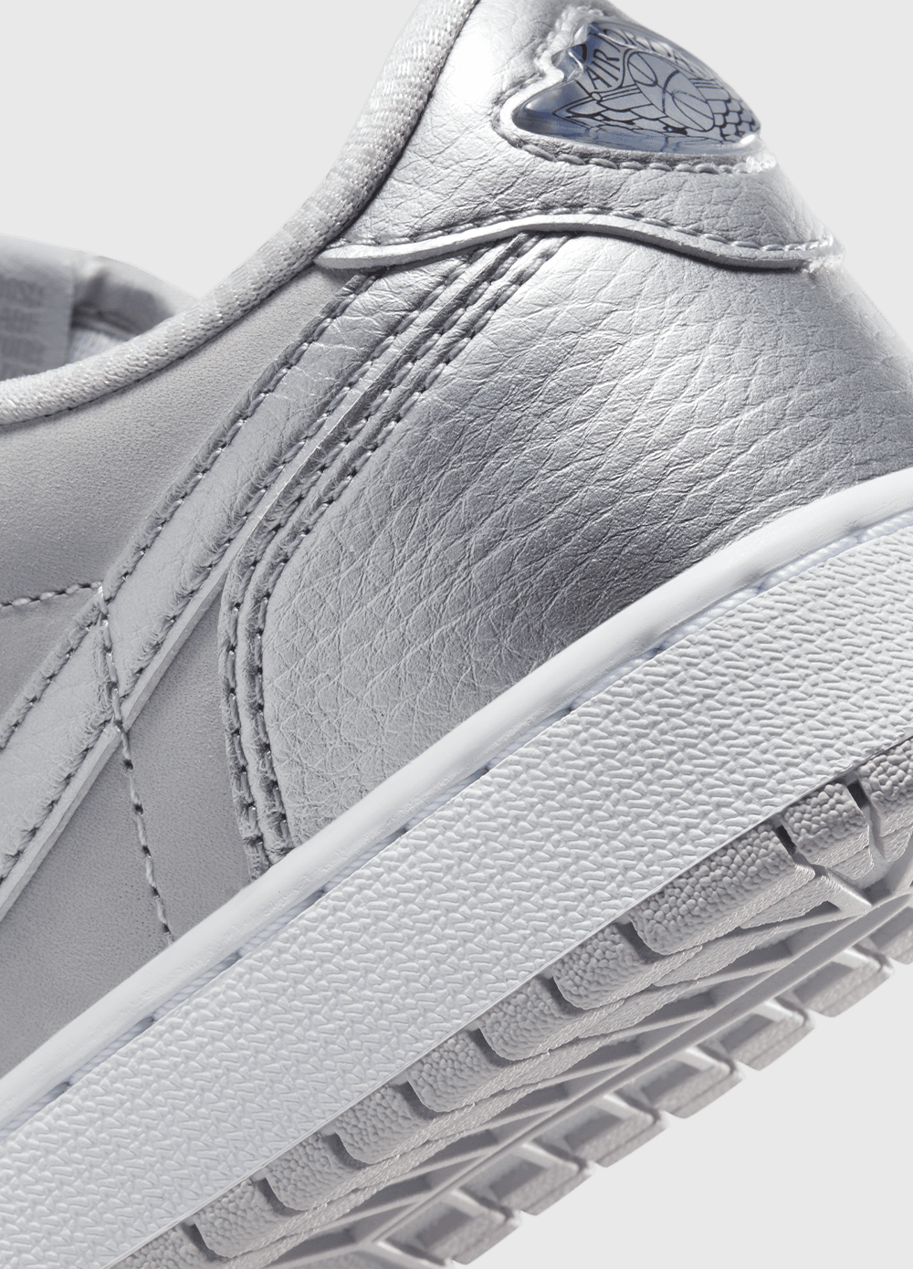 Air Jordan 1 Low OG 'Metallic Silver' Sneakers (GS)