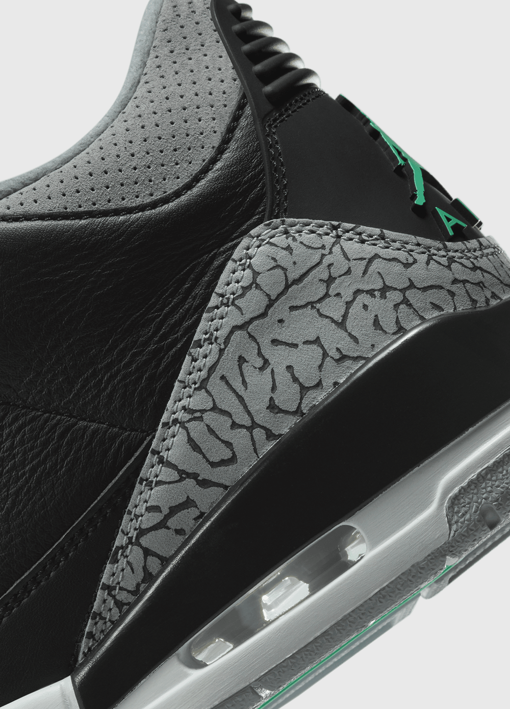 Air Jordan 3 Retro 'Green Glow' Sneakers (GS)