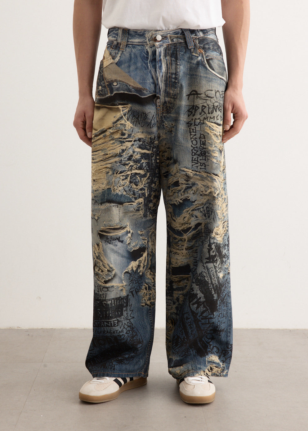 2023M FN TLO Torn Scribble Jeans