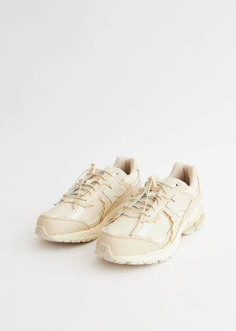 2002R Protection Pack 'Sandstone' Sneakers