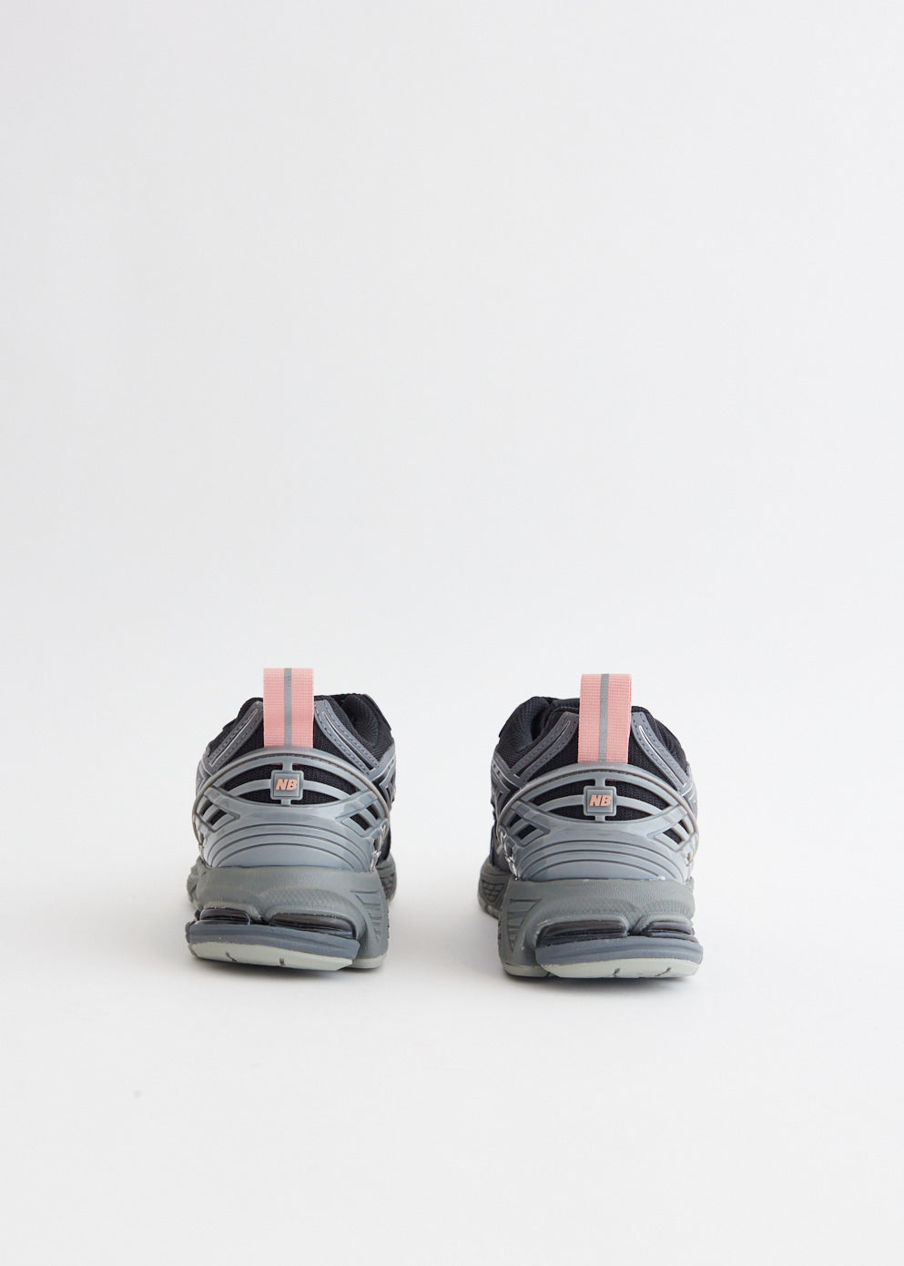 Grey and pink hot sale tennis shoes