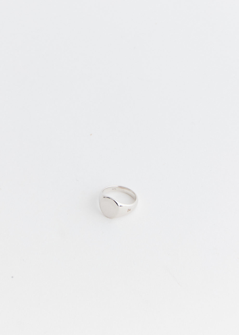 Mini Signet Oval Ring