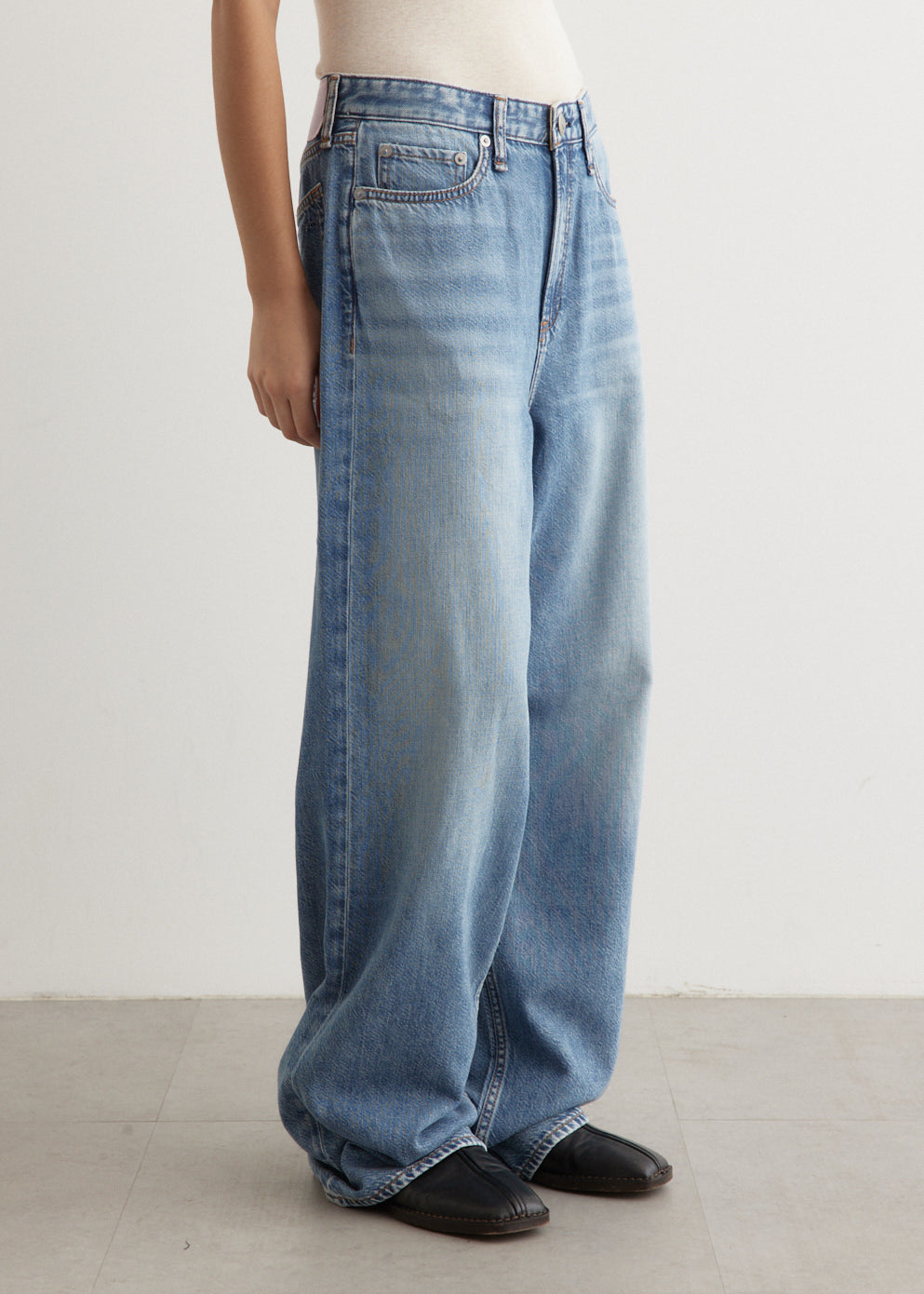 Logan Low-Rise Wide Leg Jean