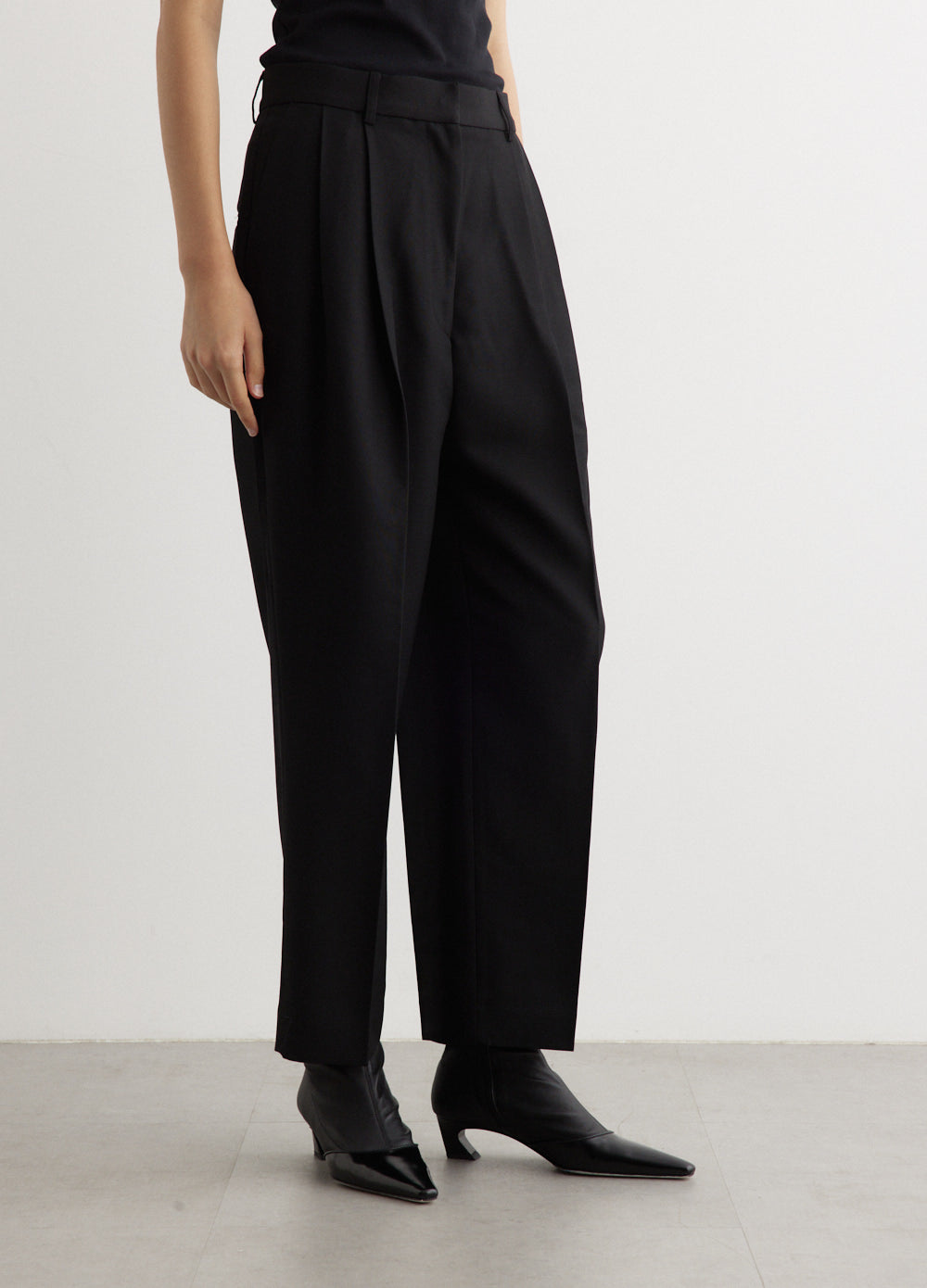 Double-Pleated Cropped Trousers