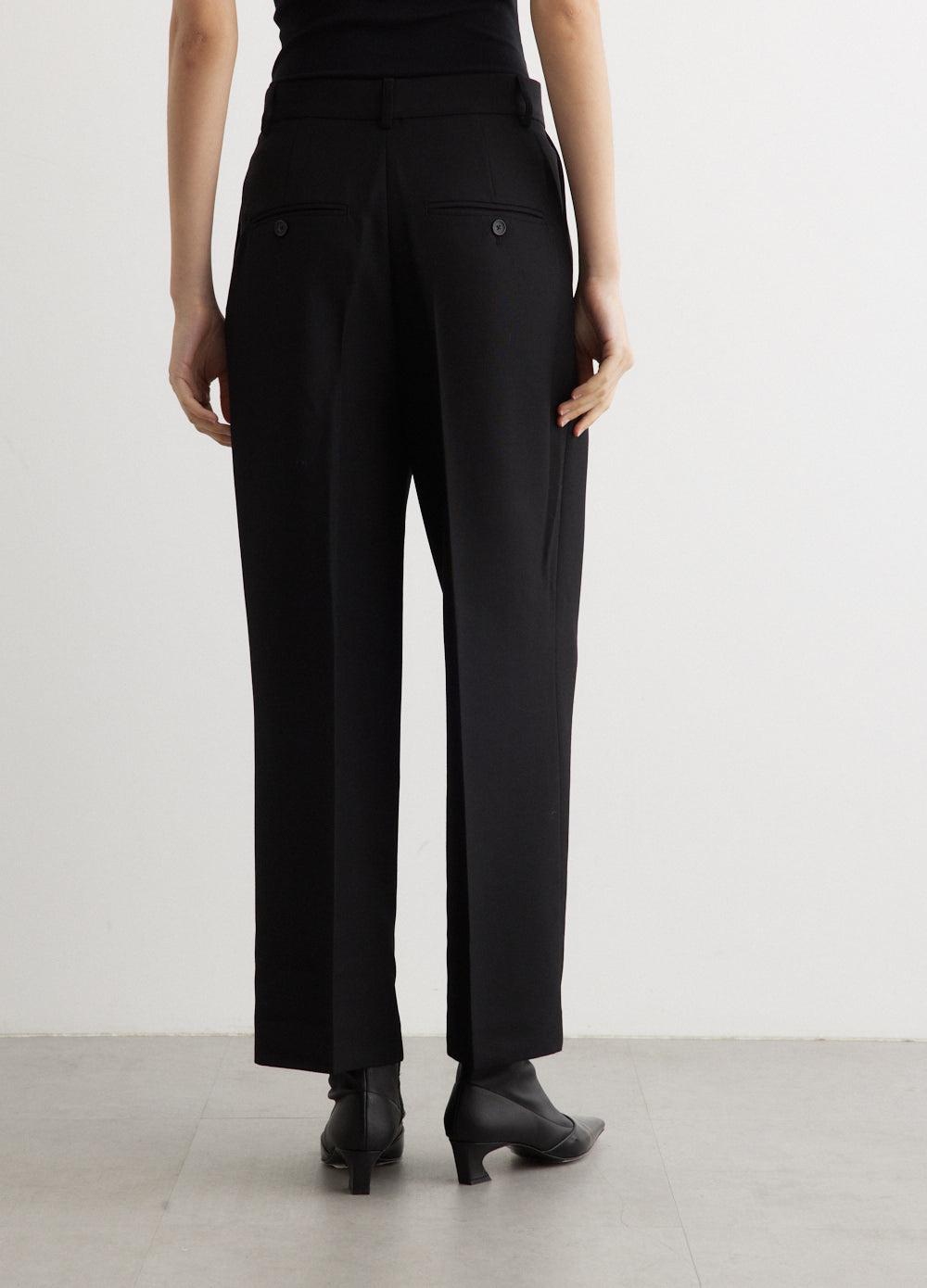 Pilcro Mid-Rise Pleated Crop Trousers | Anthropologie Japan - Women's  Clothing, Accessories & Home