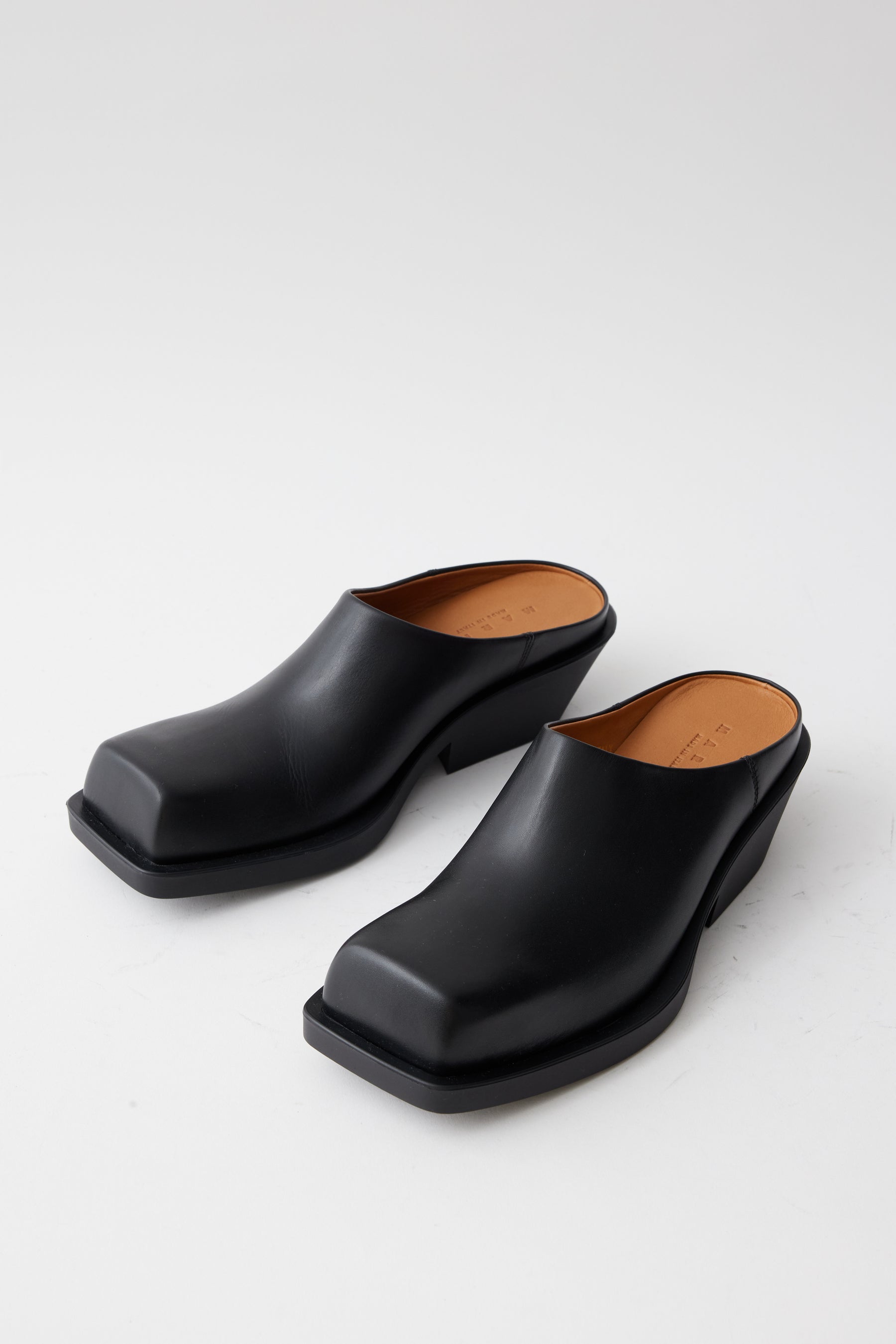 Square cheap toe clogs