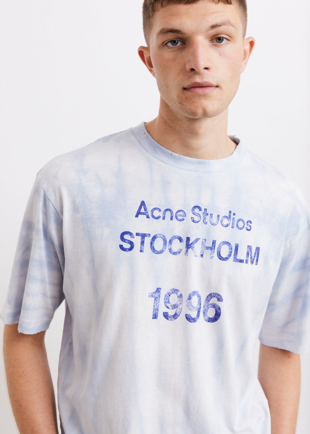 真剣に購入を考えてるのですがAcne Studios Stockholm 1996 T-shirt blue