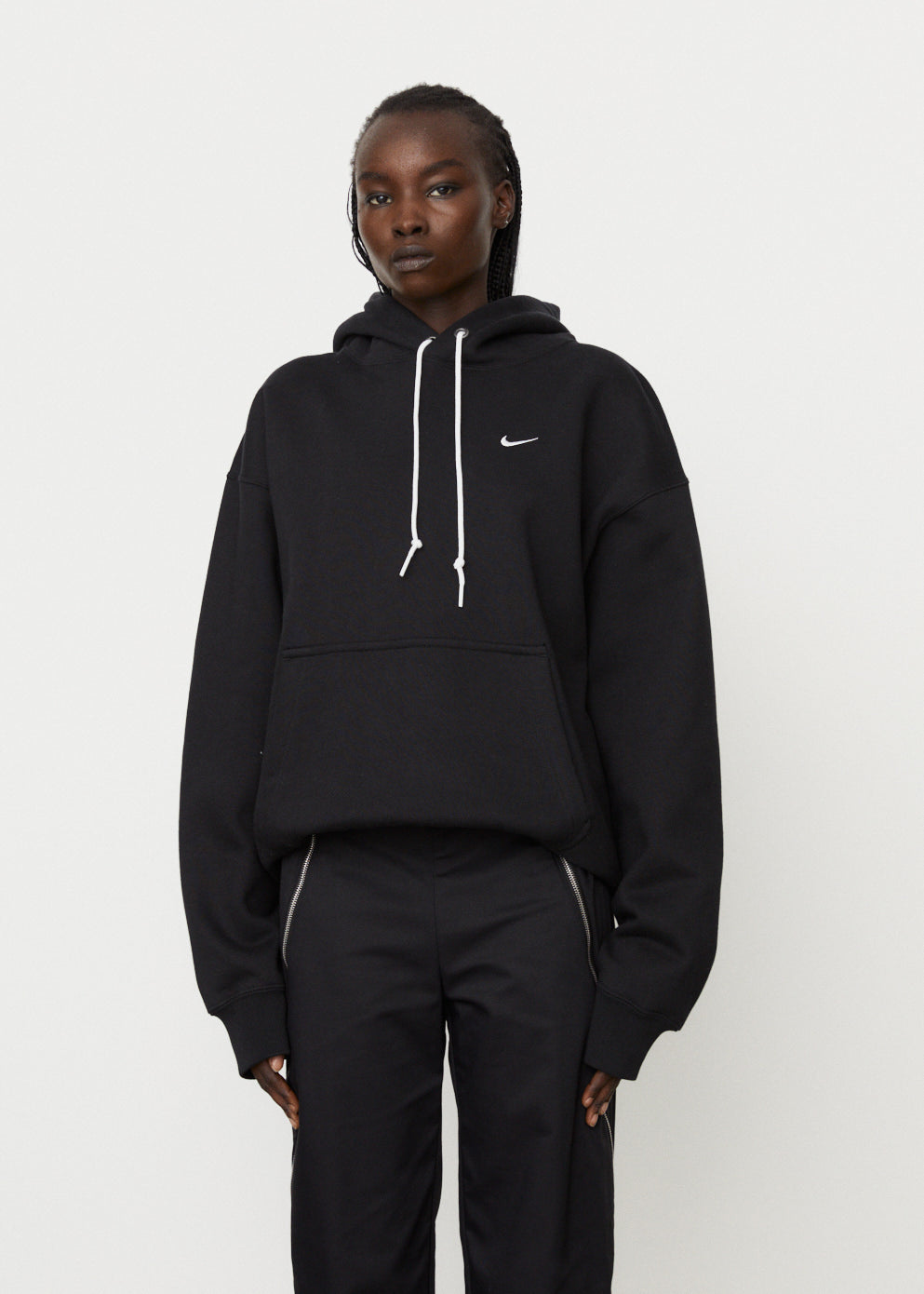 Nike mini swoosh oversized discount hoodie with pocket in blac